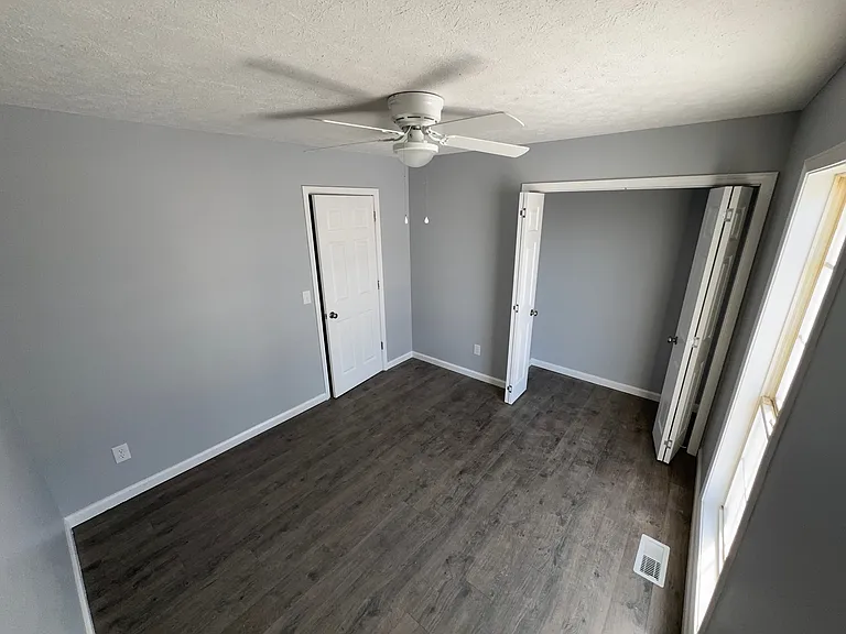 1211 Redbud St — Photo 15
