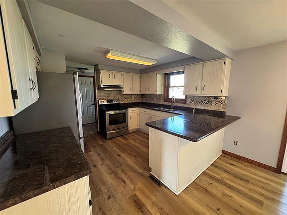 3rd image of 804 Thompson Street