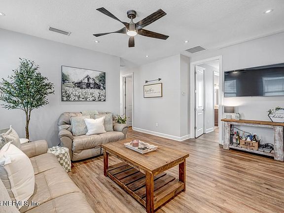 3rd image of 3078 HOLLY GROVE Lane