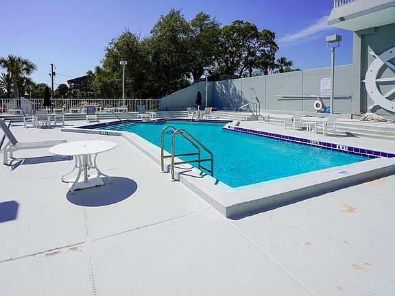 5th image of 320 Harbor Blvd #901