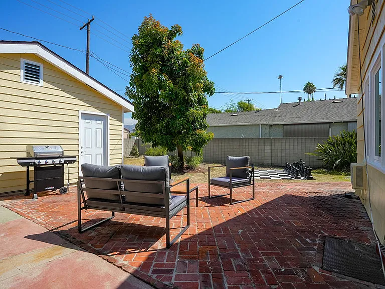 2307 W Verdugo Ave — Photo 27
