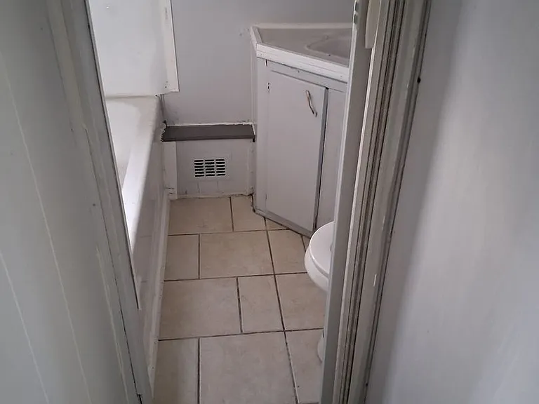 23765 Lawrence Ave — Photo 9