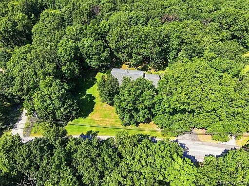 4th image of 1984 Greenville Turnpike