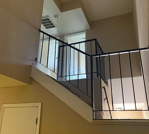 5th image of 1036 S Central Ave #6