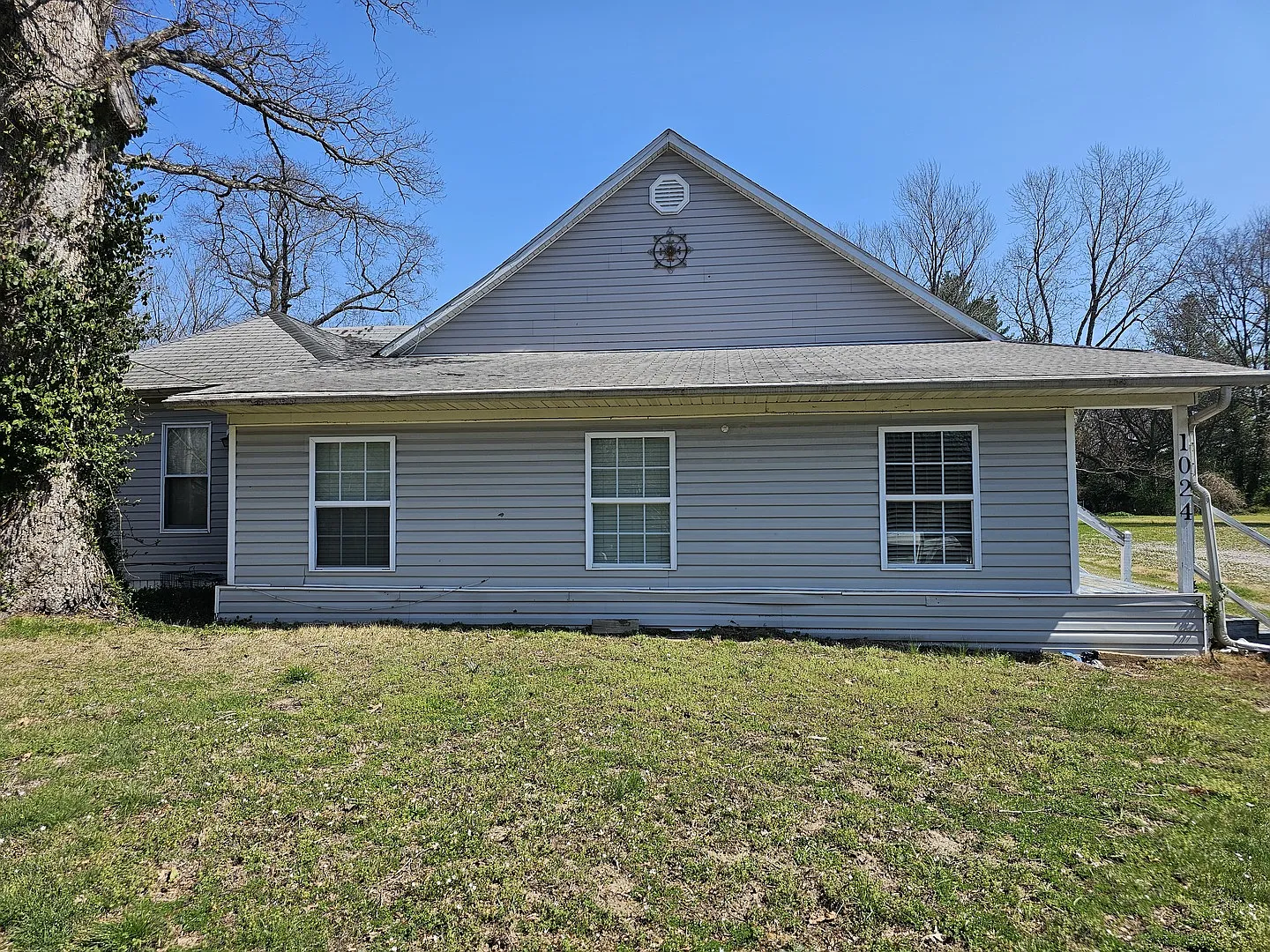 1024 Tolle Rd photo 1