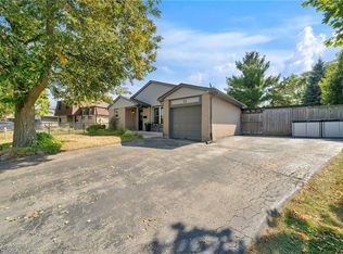 23 Bismark Dr, Cambridge, ON N1S4E6