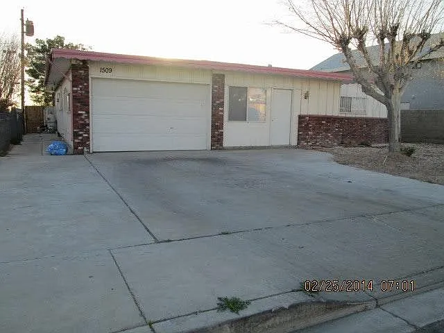 4 bed, 1587 sqft, $1,700 — Photo 1