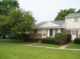 470 Mallview Ln, Bolingbrook, IL 60440