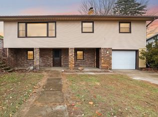 70070 Kenmore Dr, Edwardsburg, MI 49112