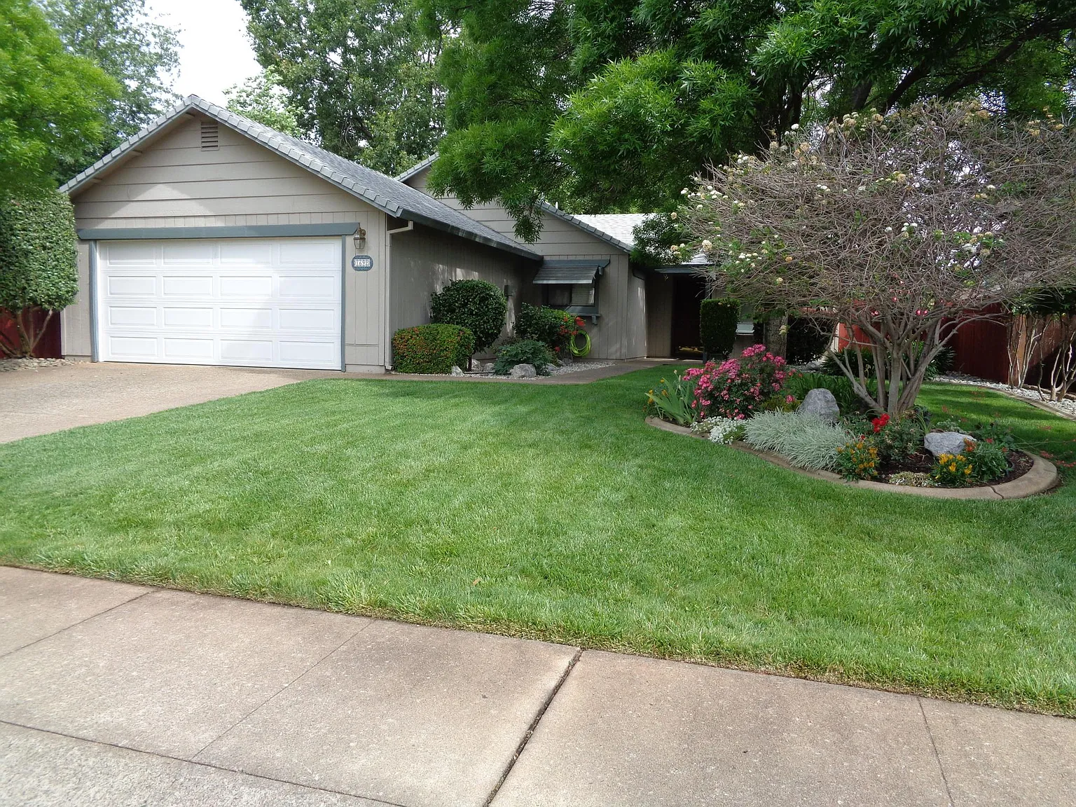 1692 Galaxy Way photo 1