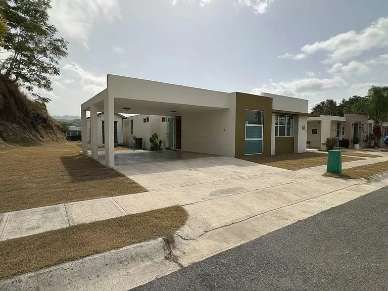 43 Calle Cuarzo — Photo 2