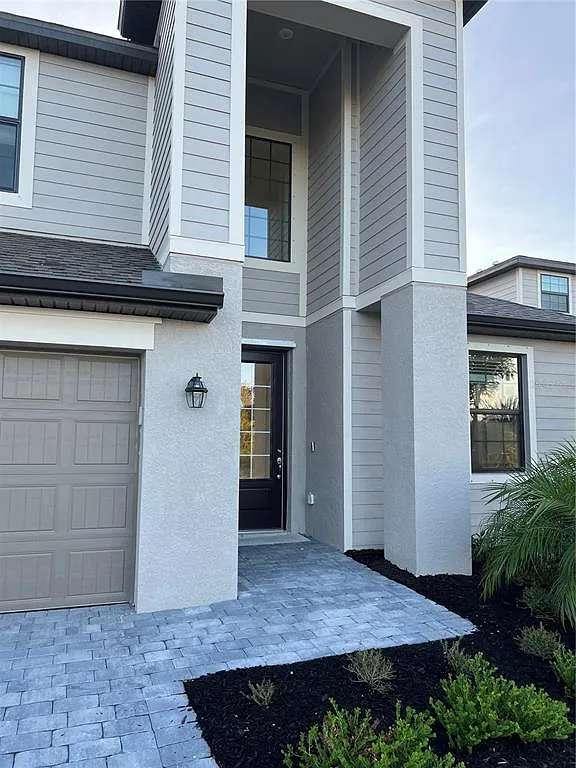 5 bed, 3.0 bath, 3285 sqft, $3,500 — Photo 2