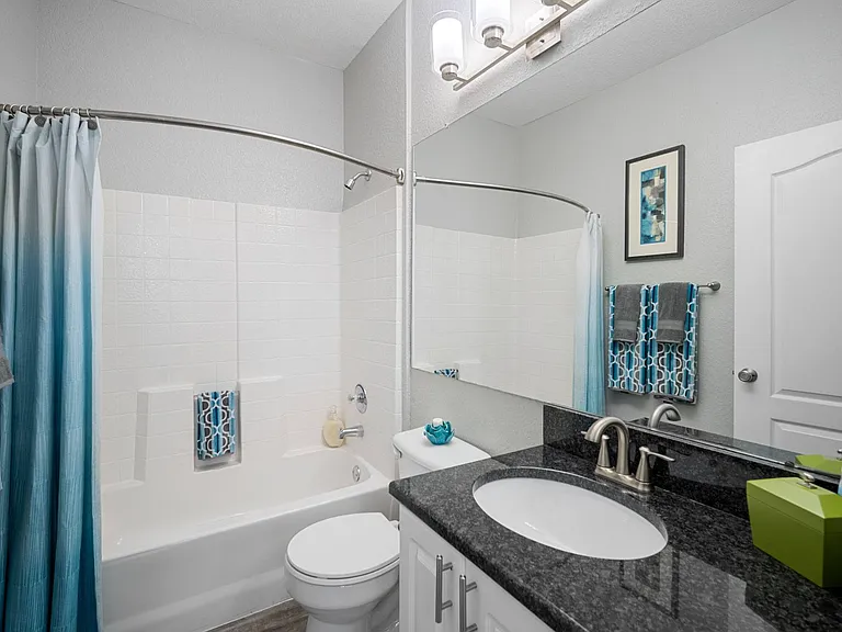 The Grand Reserve at Tampa Palms Apartments — Photo 25