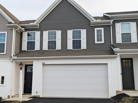 2nd image of 2204 Red Fox Dr