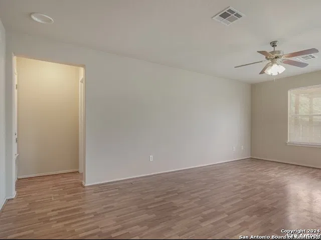 3 bed, 1398 sqft, $1,650 — Photo 2
