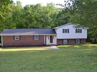 135 Miles Dr, Spartanburg, SC 29306