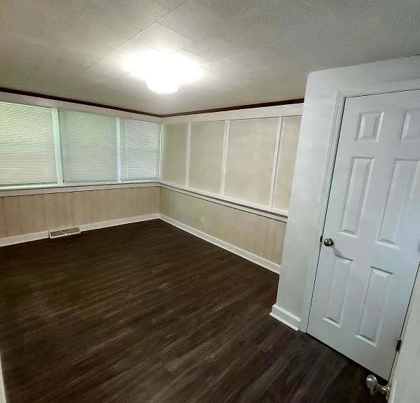 213 Statesville Blvd — Photo 4