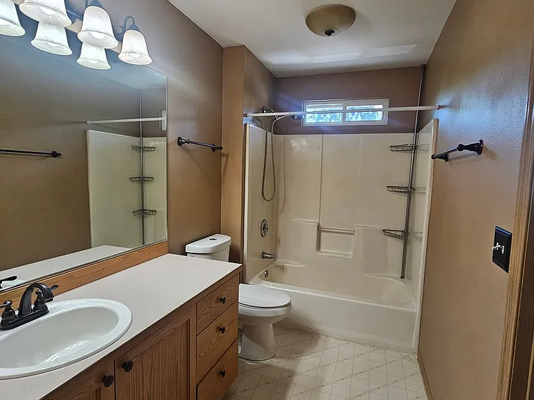 1288 NW Amanda Loop — Photo 11