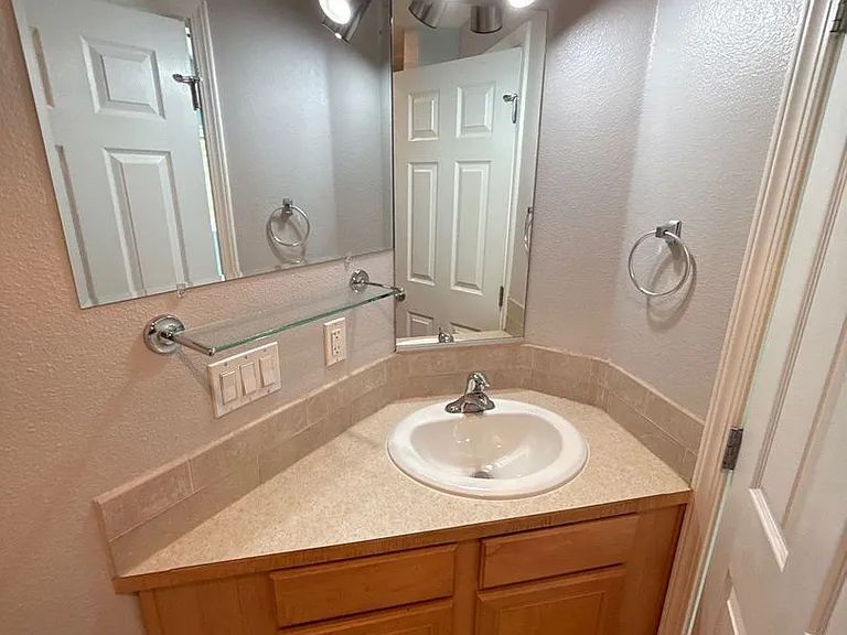 4105 Windy Ave NE — Photo 25