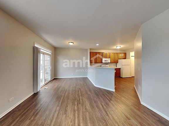 5th image of 621 Arbor Cir