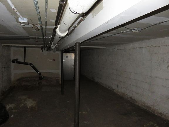 5th image of 13107 Liberty Ave #1
