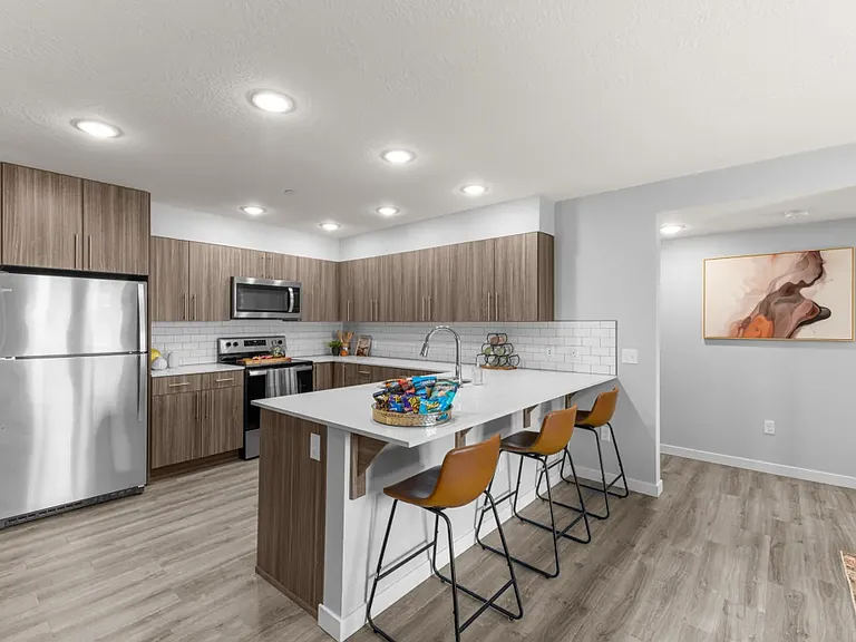 District 208 Apartments — Photo 6