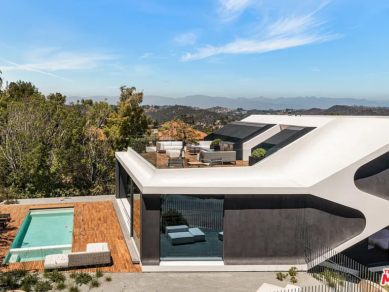 1254 Roberto Ln — Photo 6