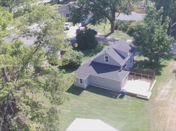 58 North St, Westville, IN 46391