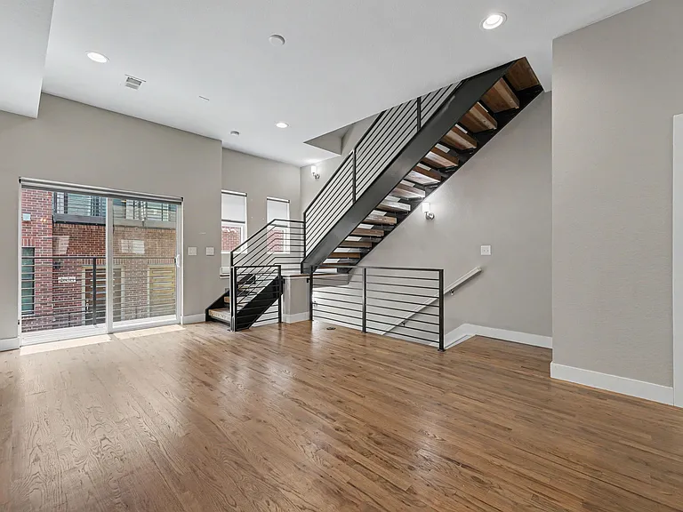 2868 N Hazel Ct — Photo 14