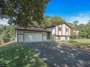 10614 Drake St NW, Coon Rapids, MN 55433