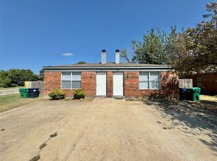 301 Casie Ct, Denton, TX 76207