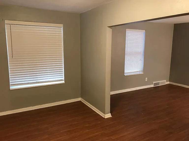 6958 Chippewa St #2W — Photo 9