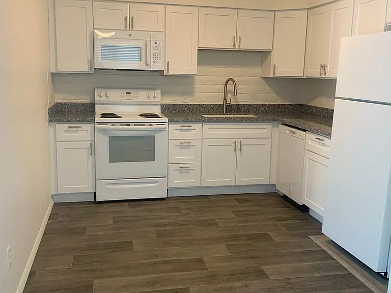 Taylor Heights Apartments — Photo 5