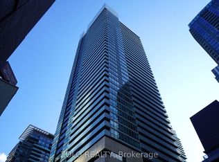 80 John St #1205, Toronto, ON M5V 3X4