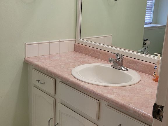 5th image of 8492 Pepper Ridge Dr