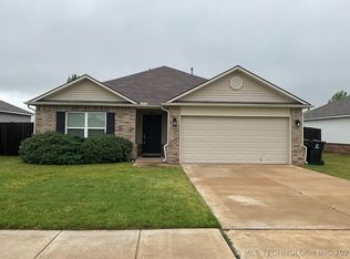 2007 S 15th St, Broken Arrow, OK 74012