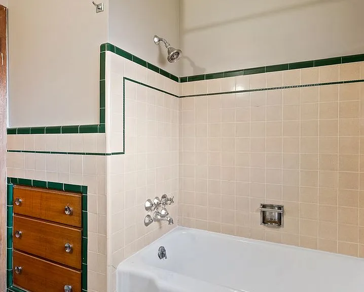 Parkdell Apartments — Photo 13
