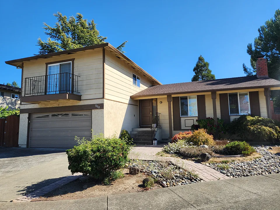 2462 Westvale Ct