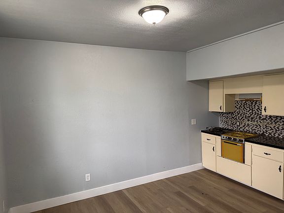 5th image of 2114 Jupiter St #2-3