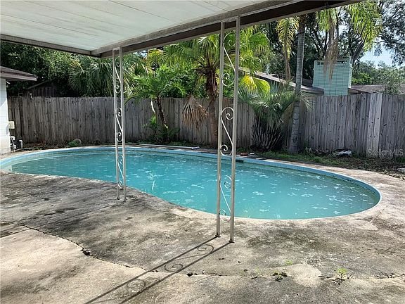 3rd image of 1237 SE 18th Ave