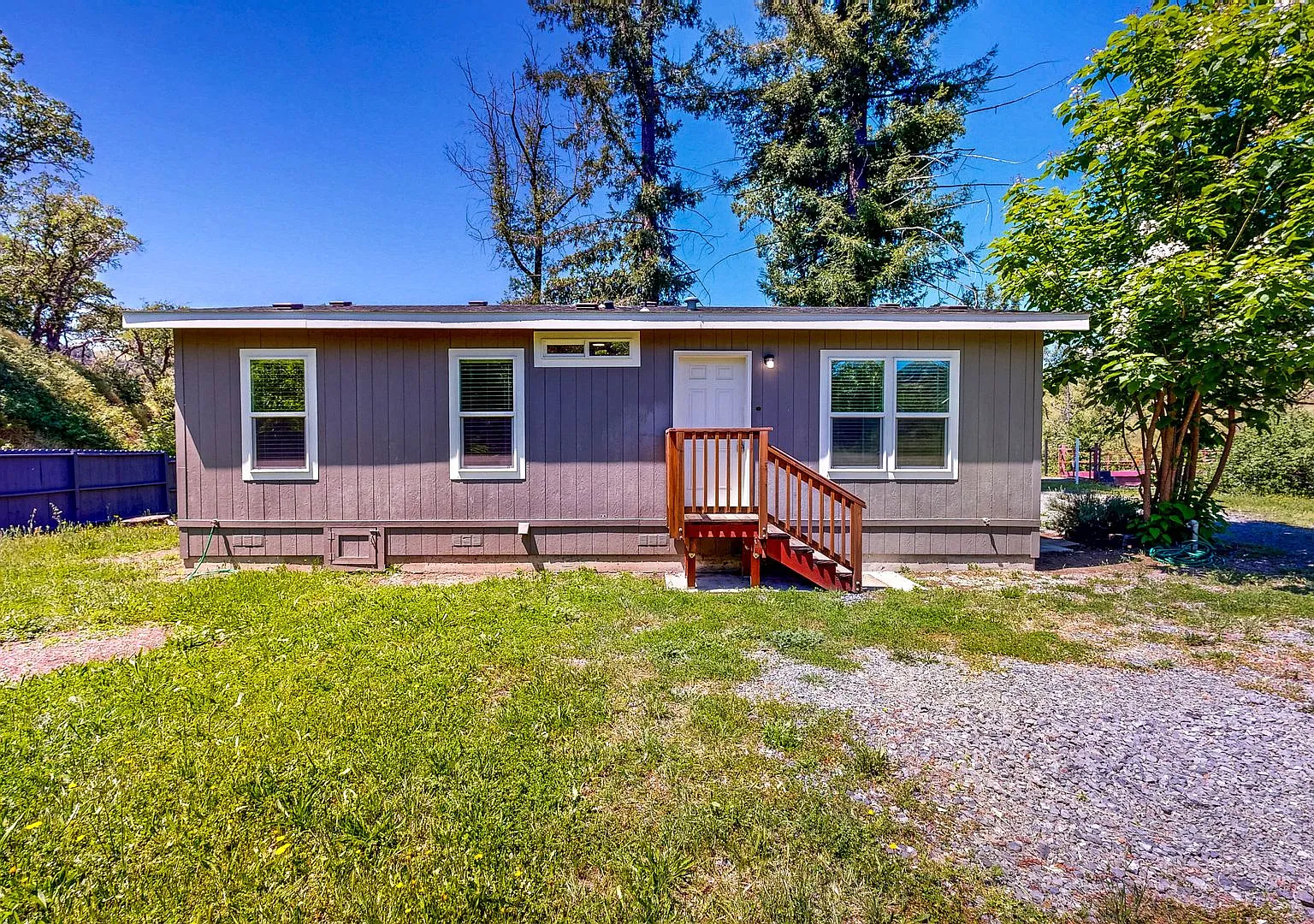 Charming Calistoga Retreat 1 Bed 2 Bath with Office and Large Outdoor Space — Photo 2