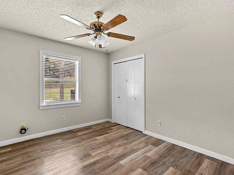 701 Topeka Dr — Photo 13