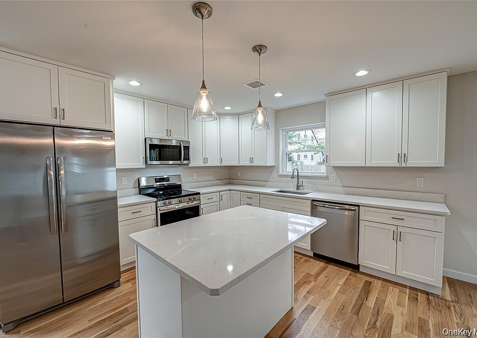 1st image of 4 Forest Avenue