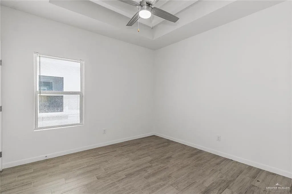 2 bed, 2.0 bath, 980 sqft, $1,095 — Photo 3