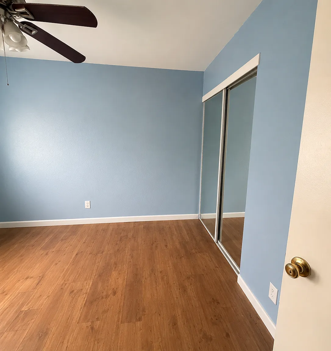 1 bed, 1.5 bath, 125 sqft, $1,200 — Photo 2