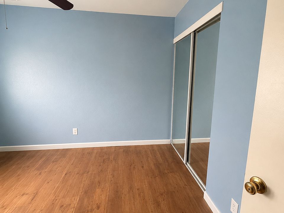 2nd image of 1209 Burdett Way