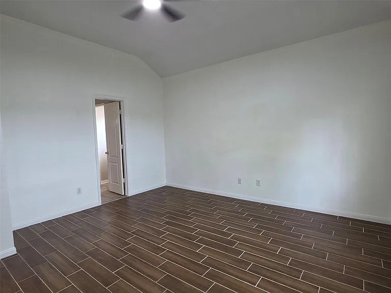 7002 Plaza Del Sol Dr #D — Photo 19