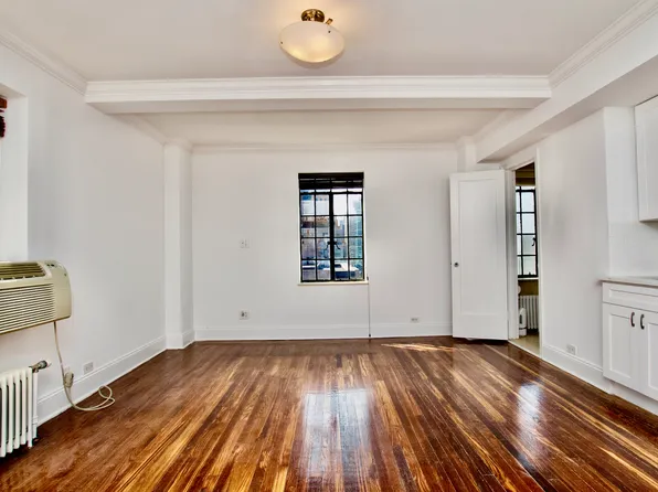 45 Tudor City Place image 1 of 7