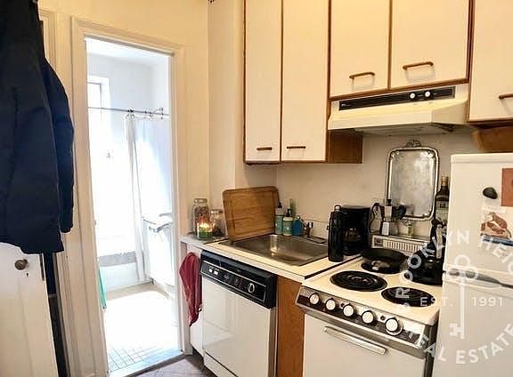 4th image of 269 Henry St APT C2