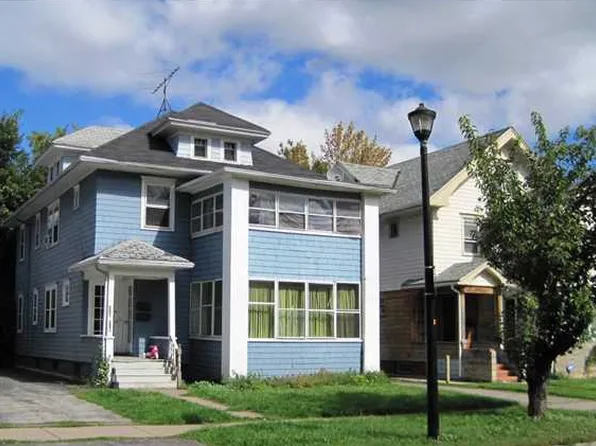 318-320 Brooks Ave, Rochester, NY 14619